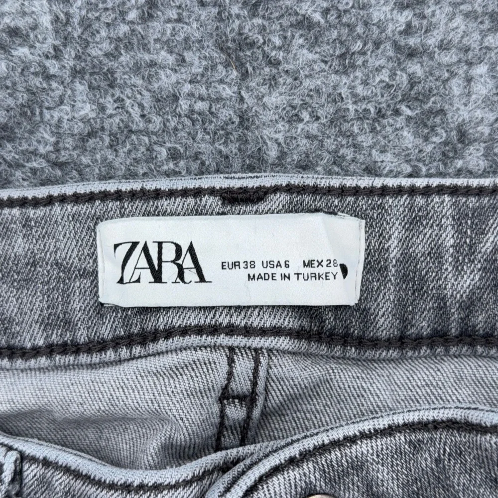 Zara Womens High Rise Skinny Jeans‎ Grey Raw Hem Size 6 EUR 38 MEX 28